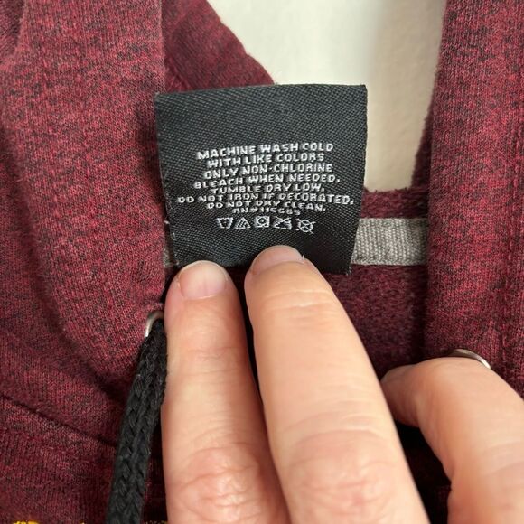 Harry Potter Gryffindor Quidditch Hogwarts school hooded sweatshirt - size Med! - Picture 7 of 7